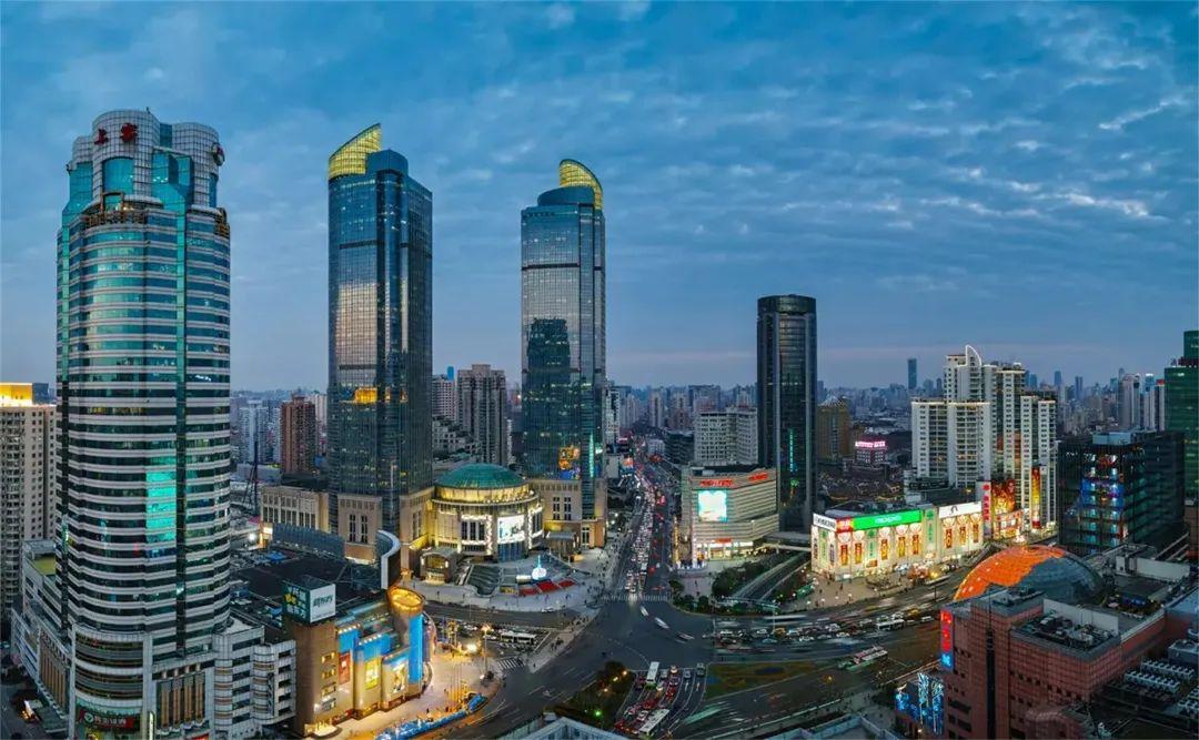 上海有条“宝藏地铁线”,乘着它几乎能逛遍魔都主要旅游景点